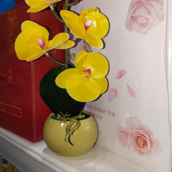 Flower vase